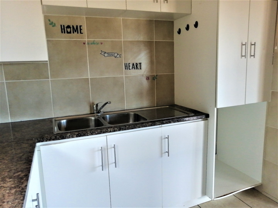 To Let 3 Bedroom Property for Rent in Heuwelkruin Western Cape